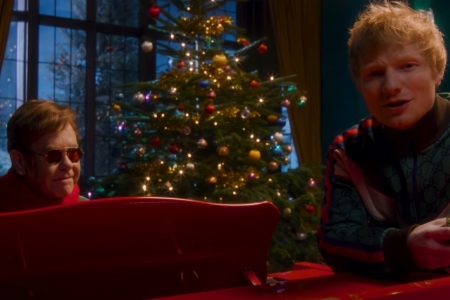 Ed Sheeran e Elton John se unem no clipe natalino 'Merry Christmas'