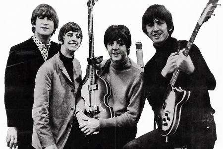 The Beatles: caderno com anotaes e letras de msica escritas  mo