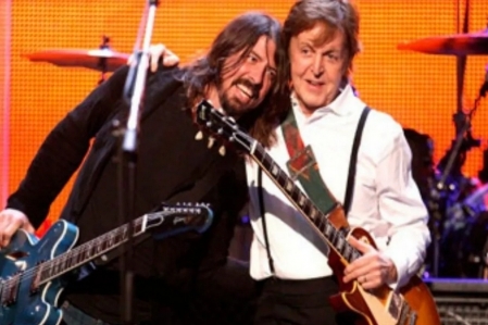 Foo Fighters ganham em trs categorias na cerimnia do Grammy 2022