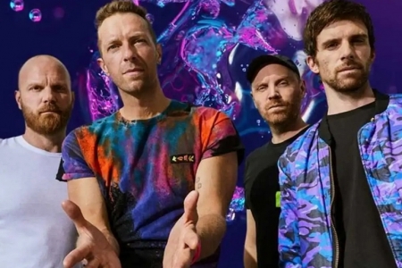 Coldplay lana vdeo do single Biutyful com os Puppets do The Weirdos