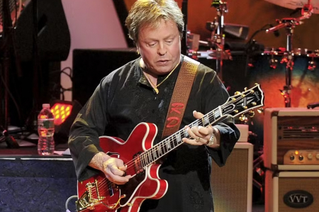 Rick Derringer, guitarrista conhecido por Hang on Sloopy, morre aos 77 anos