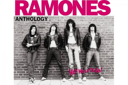 H� 50 anos, os Ramones lan�avam seu single de estreia �Blitzkrieg Bop� 