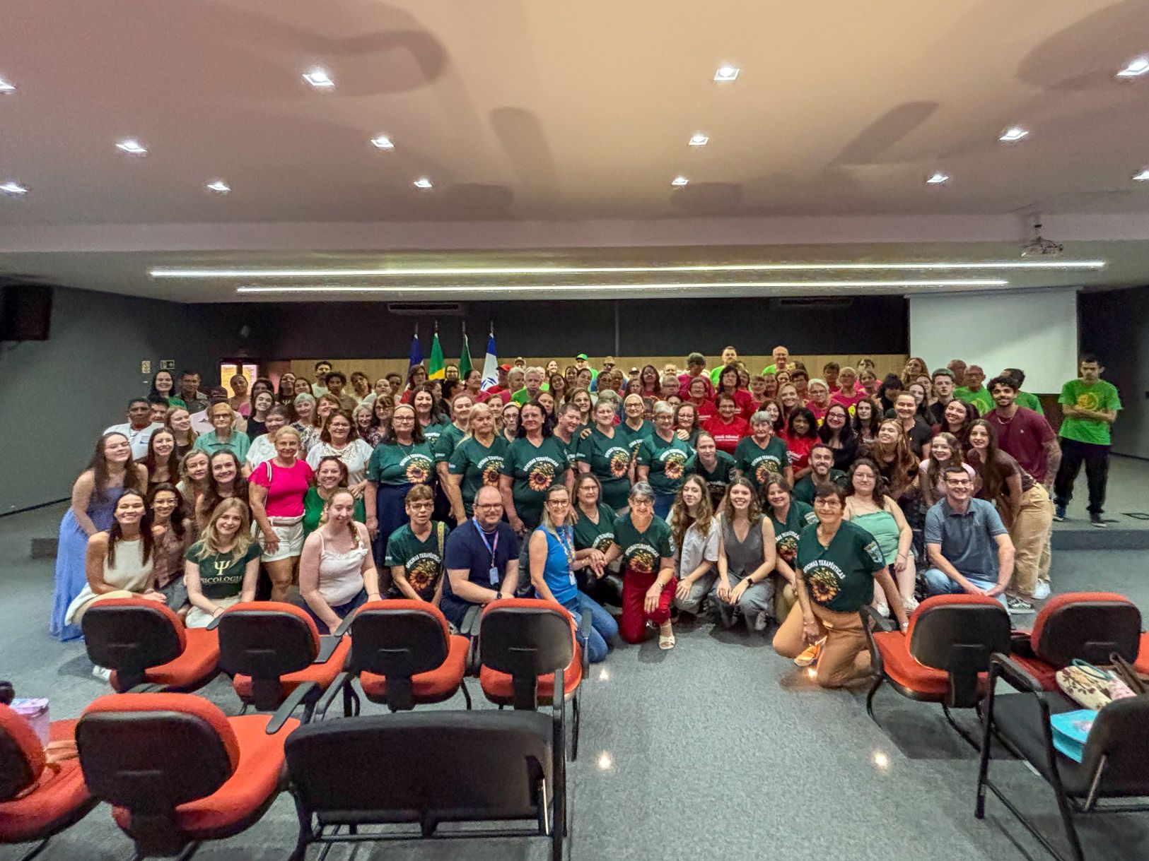 Evento reúne participantes de oficinas terapêuticas desenvolvidas com apoio de estudantes da Univates em municípios da região