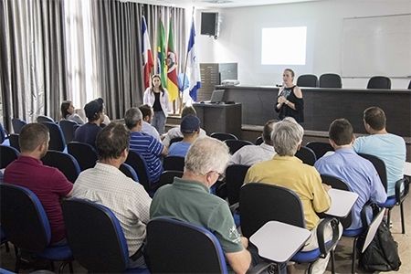 Projeto para controle biol�gico em videiras capacita produtores rurais