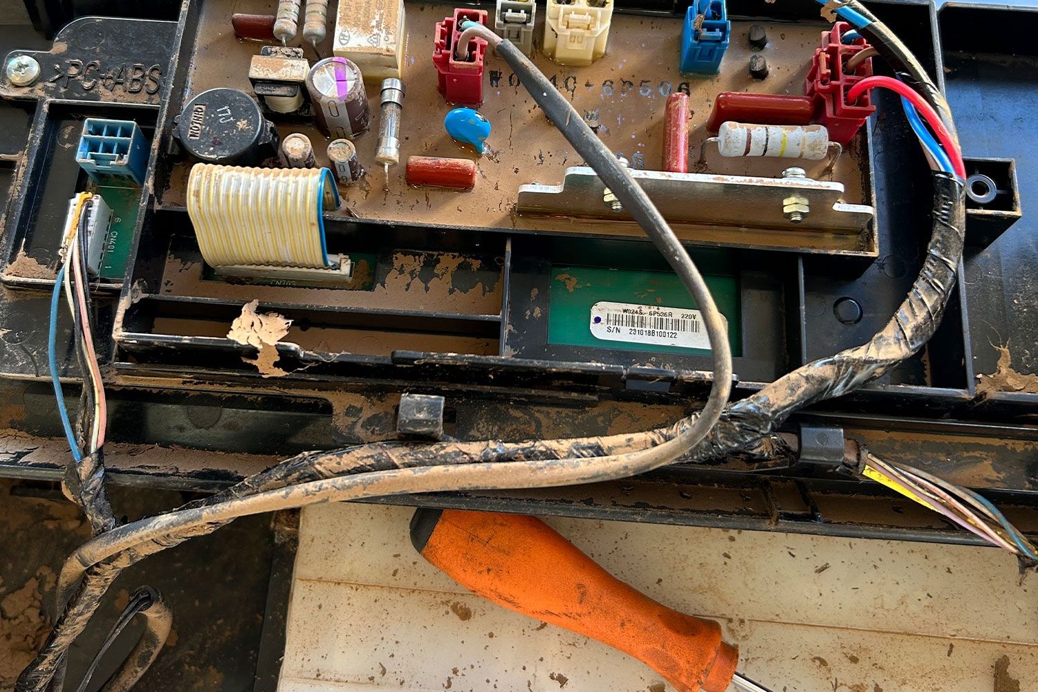 Curso capacitou pessoas para limpeza técnica de equipamentos danificados pelas cheias.