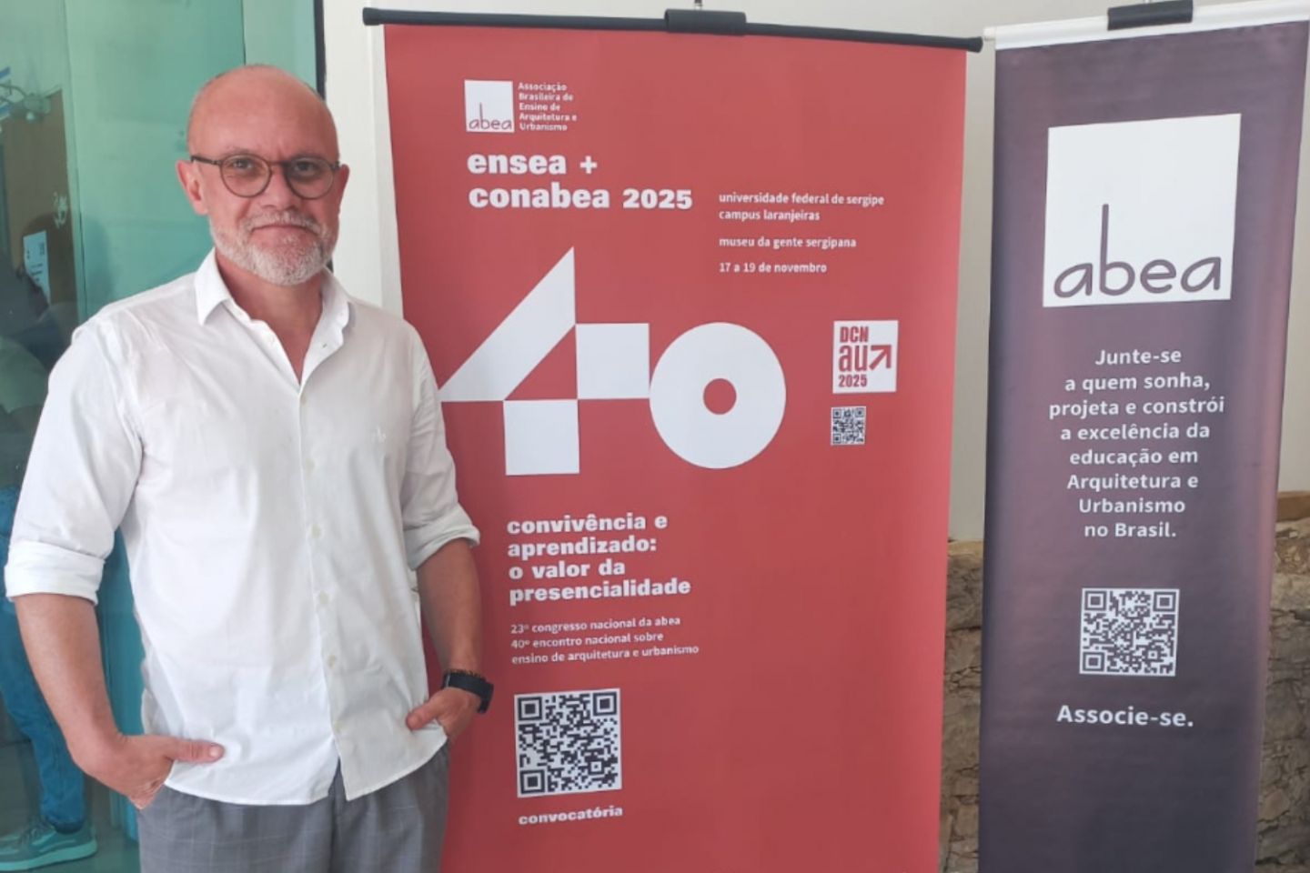 Coordenador do curso de Arquitetura e Urbanismo apresenta trabalho sobre a curricularização da extensão em evento nacional sobre ensino em Sergipe