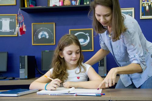 CAPES e a cria��o da �rea de Ensino: pesquisa revela como documentos oficiais moldaram um novo campo cient�fico no Brasil
