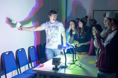 Inscri��es abertas para o Pr�mio Jovem Cientista