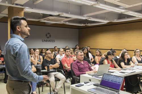 Disserta��es e teses apresentam novos conhecimentos gerados na Universidade