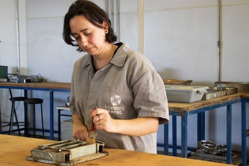 Pesquisa de estudante prop�e aplica��o de microrganismo encapsulado para solucionar fissuras no concreto
