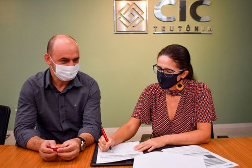 Associados da CIC Teut�nia recebem desconto em cursos de p�s-gradua��o Lato Sensu da Univates