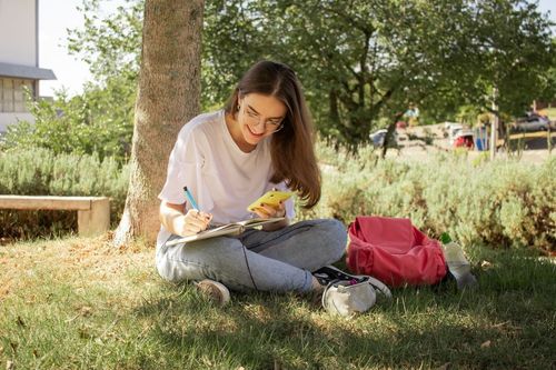 �ltimos dias para concorrer a bolsas de estudos da Univates e do Santander