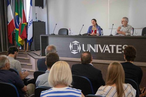 Dirigentes de cooperativas da Ocergs se re�nem na Univates