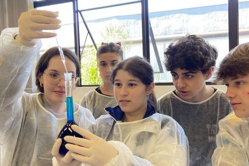 Estudantes do Ensino M�dio participam de oficinas de Biotecnologia na Univates