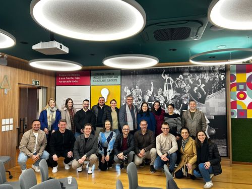 Estudantes do MBA em Gest�o Estrat�gica de Dados para Cooperativas realizam viagem de estudo � Serra